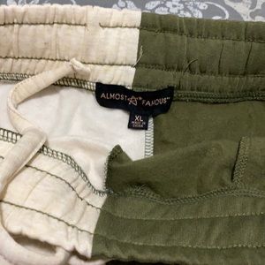 Size XL , selling them because someone stole the shirt from me ( brand new )